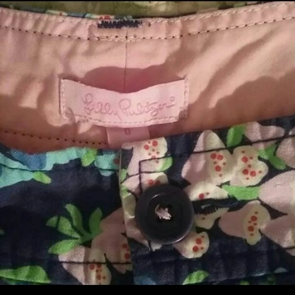 LILLY PULITZER CALLAHAN NAVY FOXGLOVE FLORAL SHORTS - Picture 5 of 7
